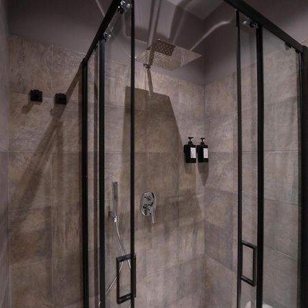 Piezz' E Sole Hotel Наполи Екстериор снимка