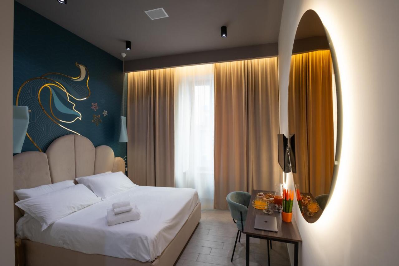 Piezz' E Sole Hotel Наполи Екстериор снимка