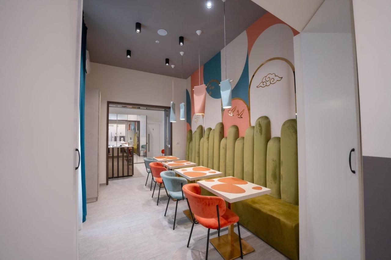 Piezz' E Sole Hotel Наполи Екстериор снимка