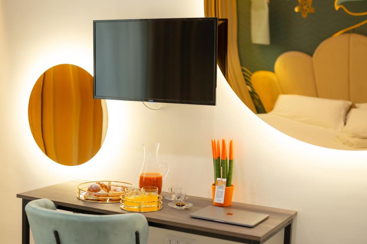 Piezz' E Sole Hotel Наполи Екстериор снимка